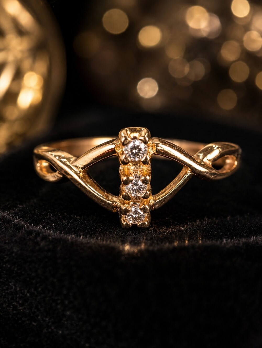 Vintage Uncas 10K Gold Infinity Ring Size 6.25 Clear Accent Stones